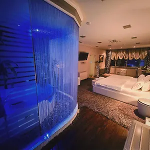 Rosa Blu Tirana